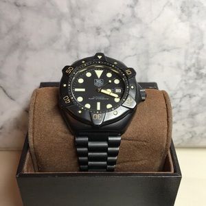 TAG HEUER BLACK WATCH